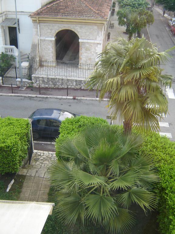 Aux 3 Lits Qui Chantent - Au Village Vence Rom bilde